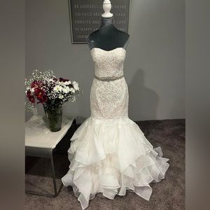 Oleg Cassini Lace Scroll mermaid wedding gown- size 8